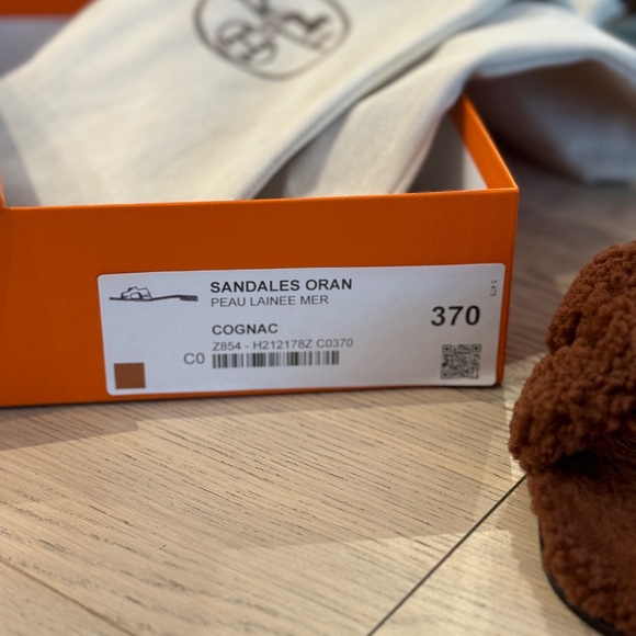 Hermes Oran Sandal Size37 - Picture 2 of 4